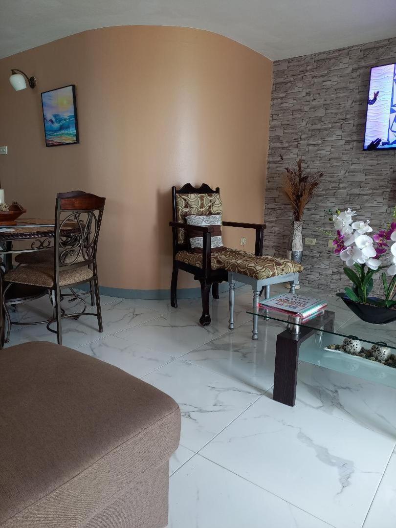 Sea Castles La Vue Apartment Montego Bay Exterior photo